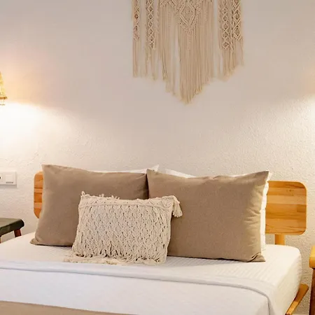 Cunda Ilios Hotel *