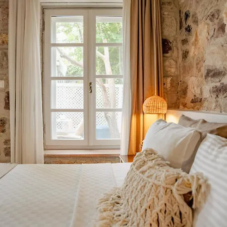 Otel Cunda Ilios *
